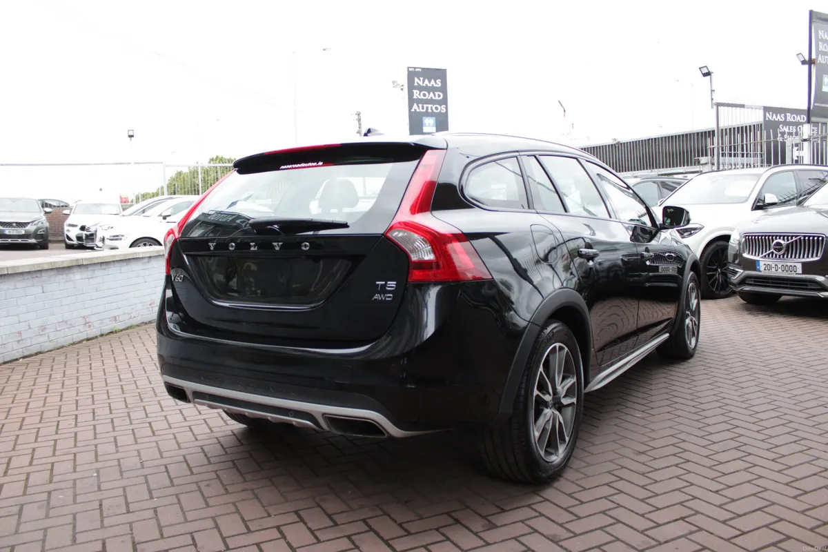 2017 VOLVO V60 T5 AWD CROSS COUNTRY 2.0  5DR AUTO - Image 4