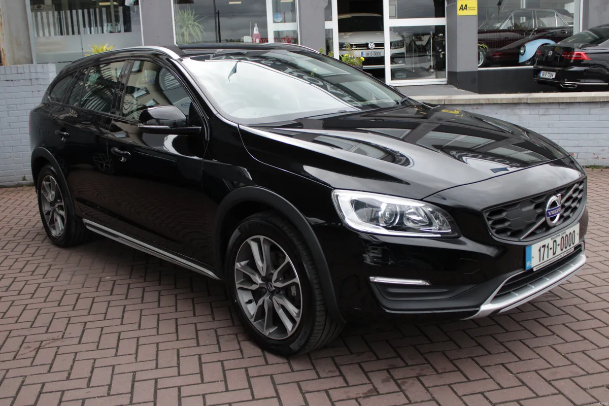 2017 VOLVO V60 T5 AWD CROSS COUNTRY 2.0  5DR AUTO - Image 2