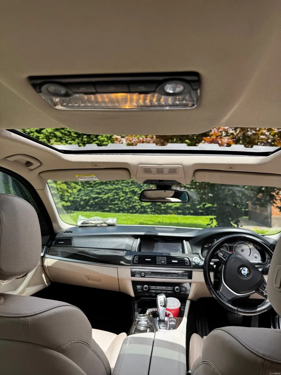 2015 BMW 520 luxury Auto - Image 1