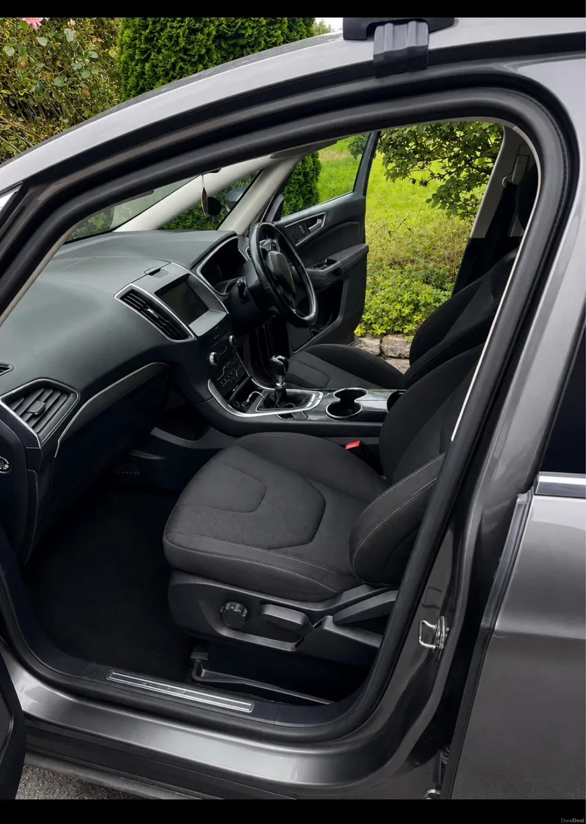 Ford Focus S Max 2016 - Image 2