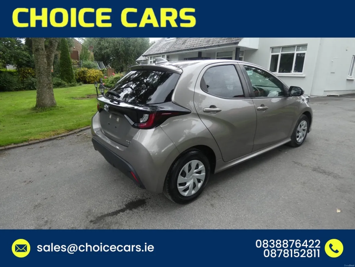 Toyota Yaris 1.5 AUTO HYBRID - Image 5