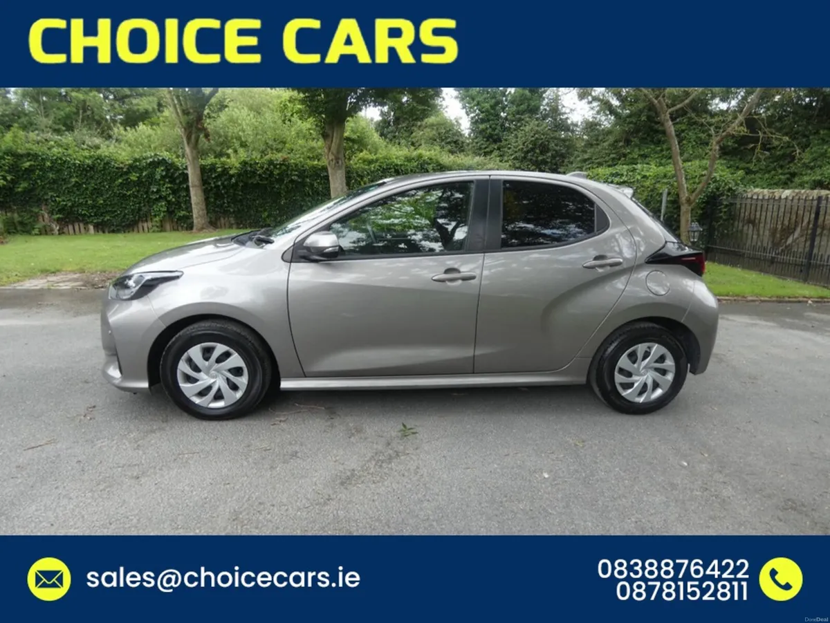 Toyota Yaris 1.5 AUTO HYBRID - Image 3