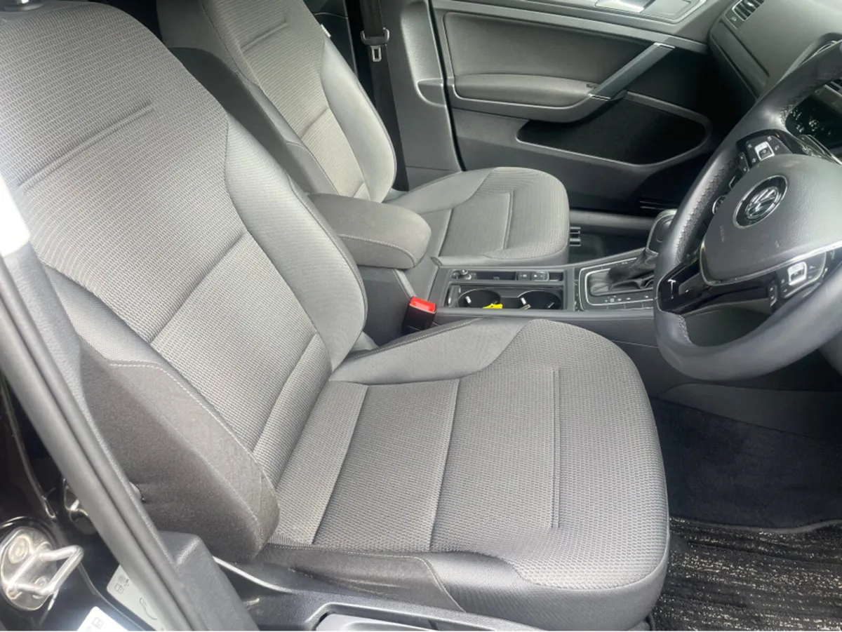 Volkswagen Golf Hatchback comfortline - Image 5