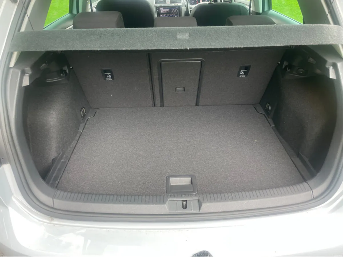 Volkswagen Golf Hatchback comfort line - Image 5
