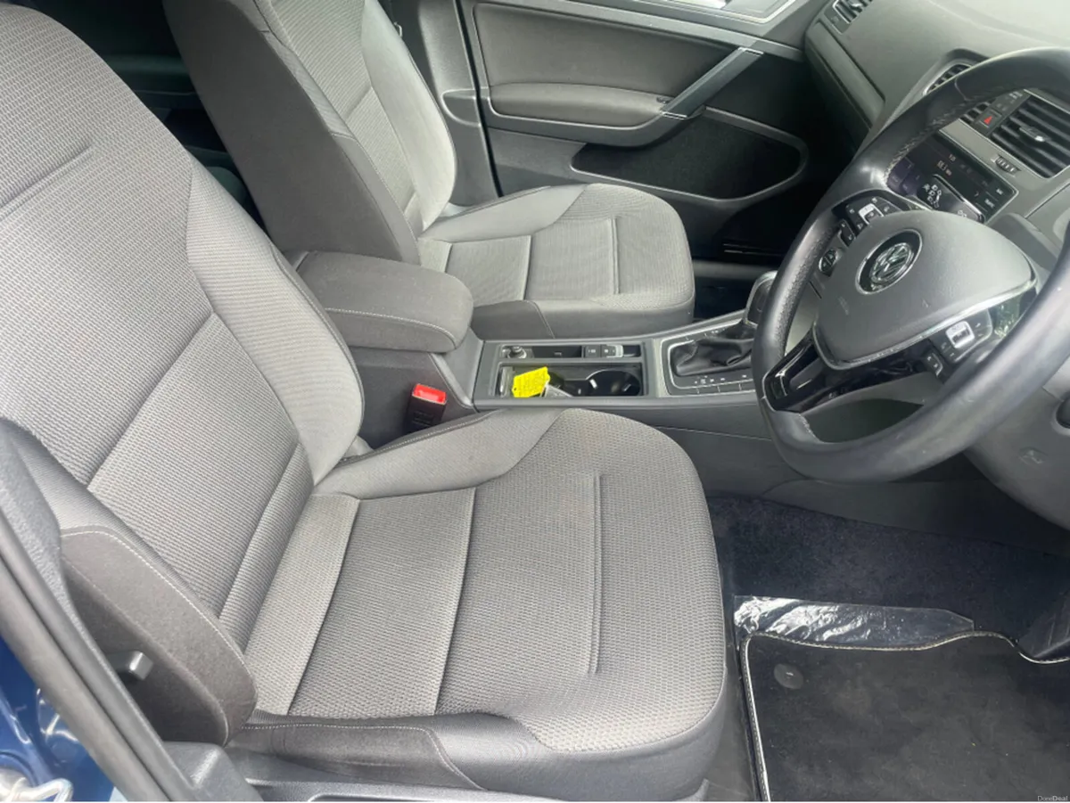 Volkswagen Golf Hatchback comfortline - Image 6