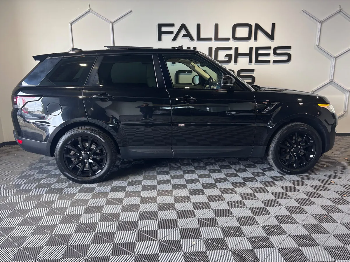 LAND ROVER RANGE ROVER SPORT  SD4 HSE / HIGH SPEC - Image 4