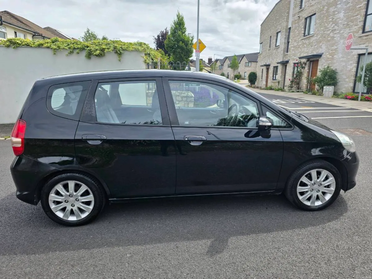 Honda jazz AUTOMATIC - Image 3