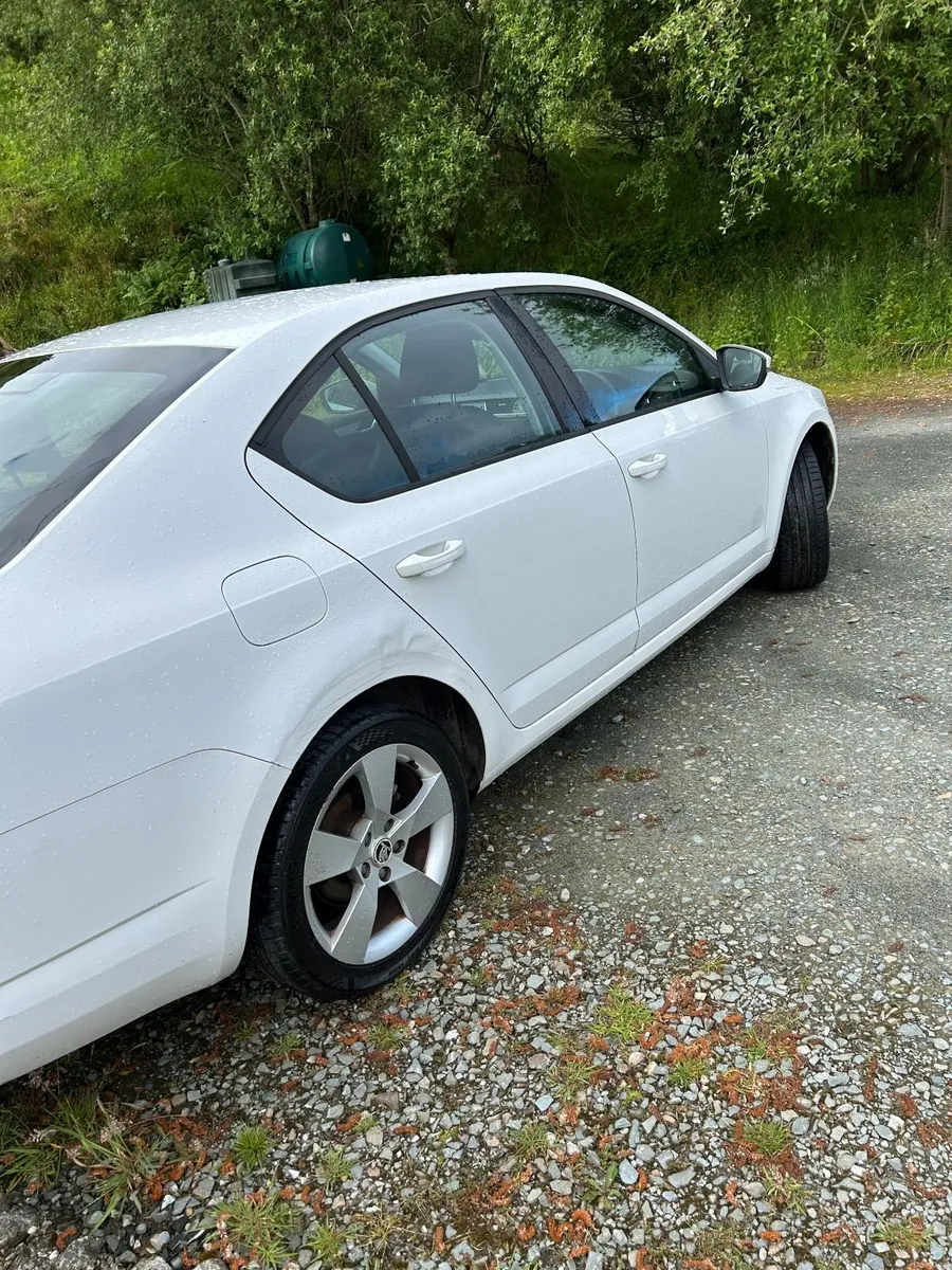 Skoda Octavia 2014 - Image 2