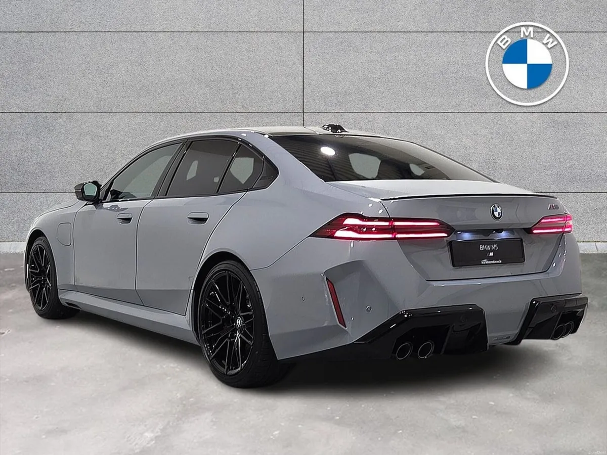 BMW M5 M5 Saloon - Image 3