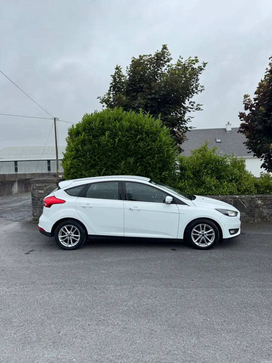 Ford Focus 2016 - Image 2
