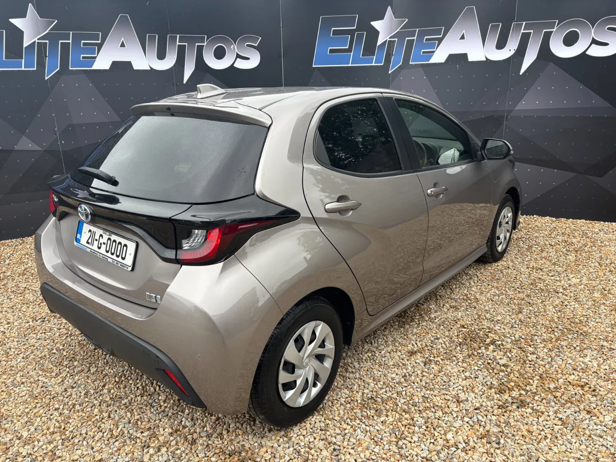 Toyota Yaris Self Charging Hybrid 1.5 2021 - Image 6