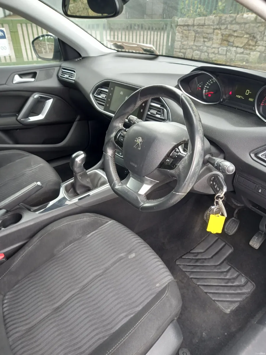 2015 Peugeot 308 1.2 Petrol - Image 5