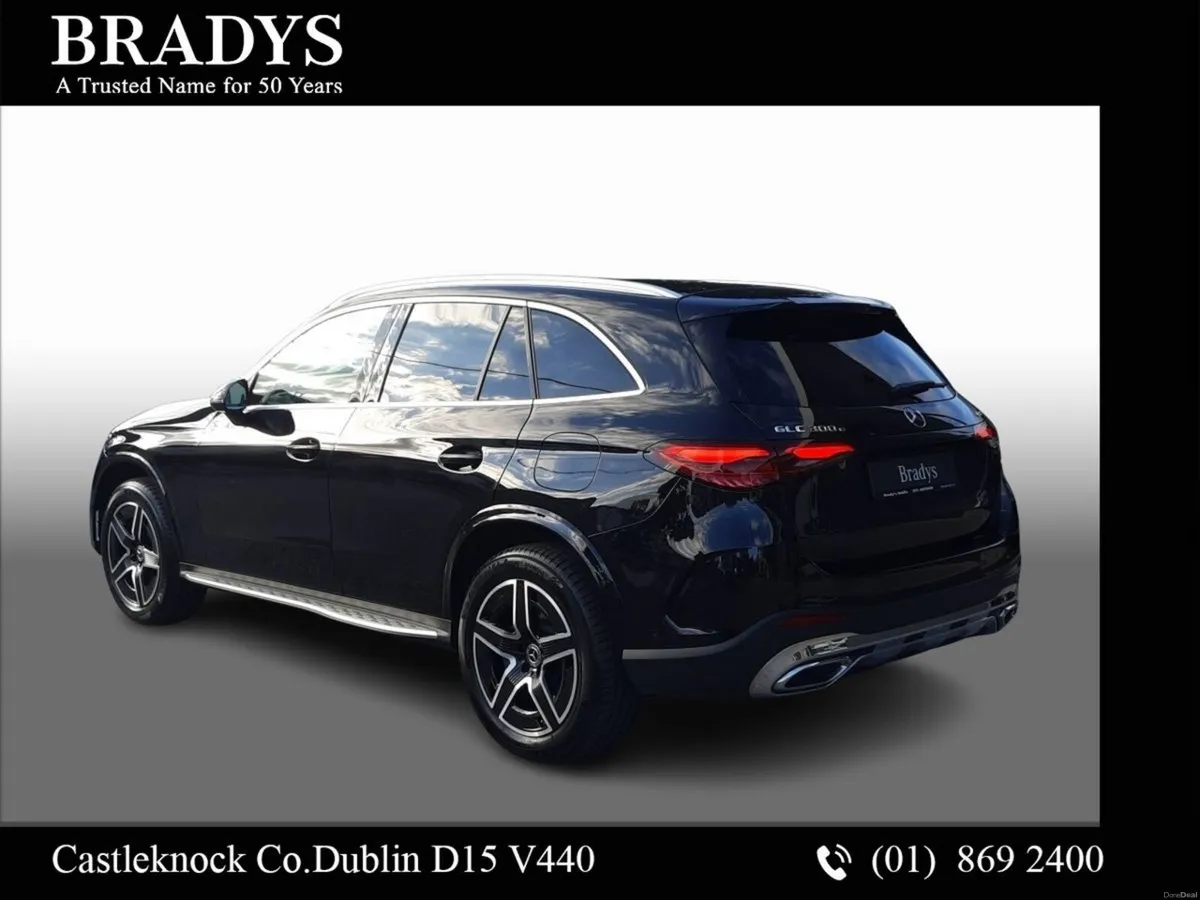 Mercedes-Benz GLC GLC 300e Hybrid AMG 4Matic--Side - Image 4