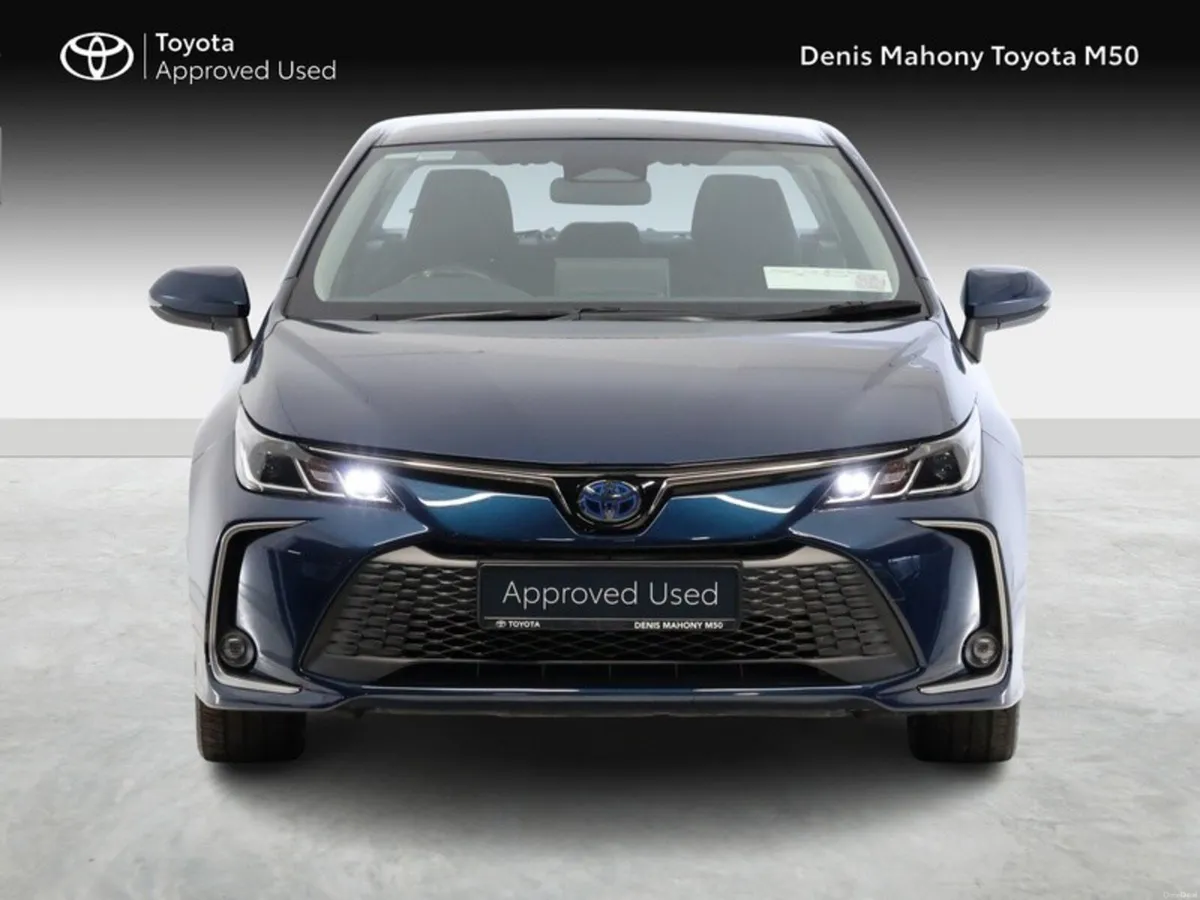 Toyota Corolla Luna Hybrid Saloon - Image 5