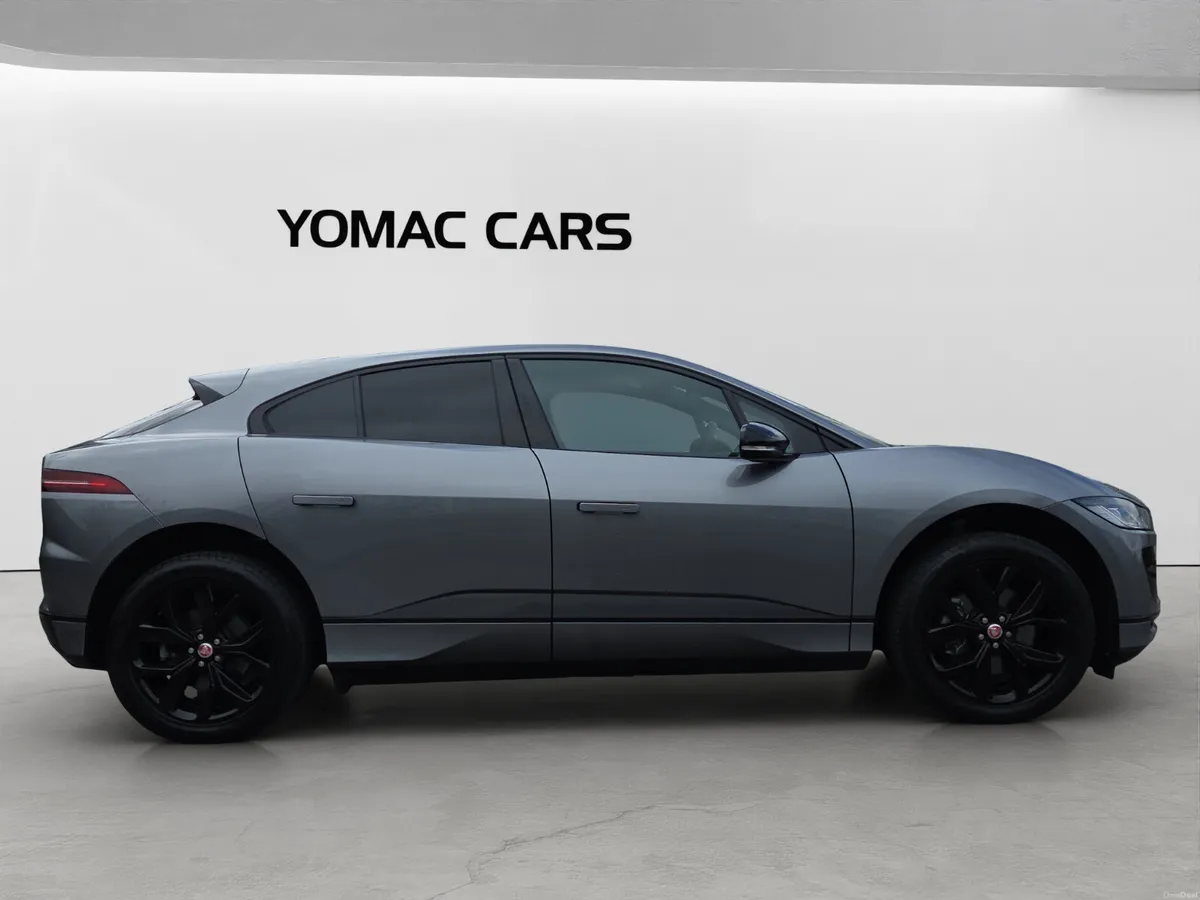 JAGAUR I-PACE 2023 HSE BLACK EDITION - Image 3