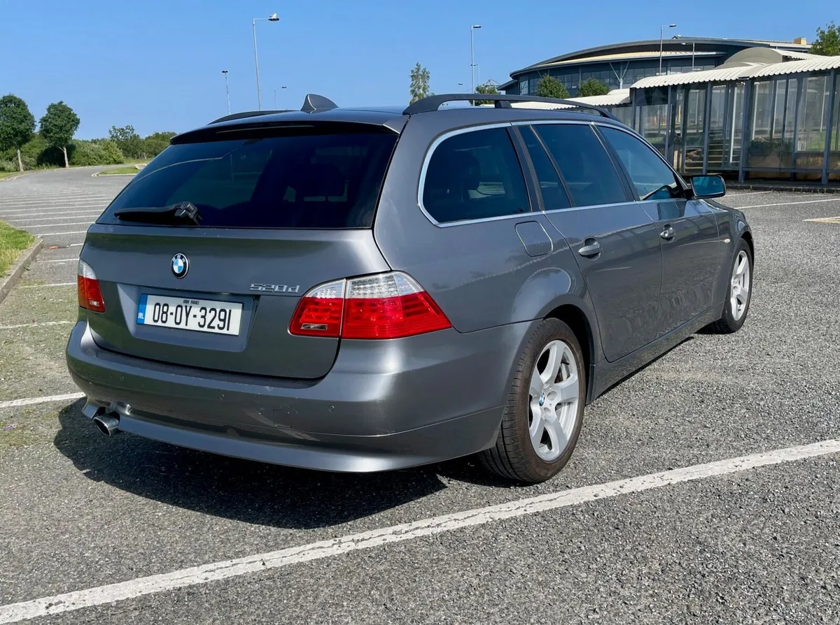 BMW 5-Series 2008 - Image 2
