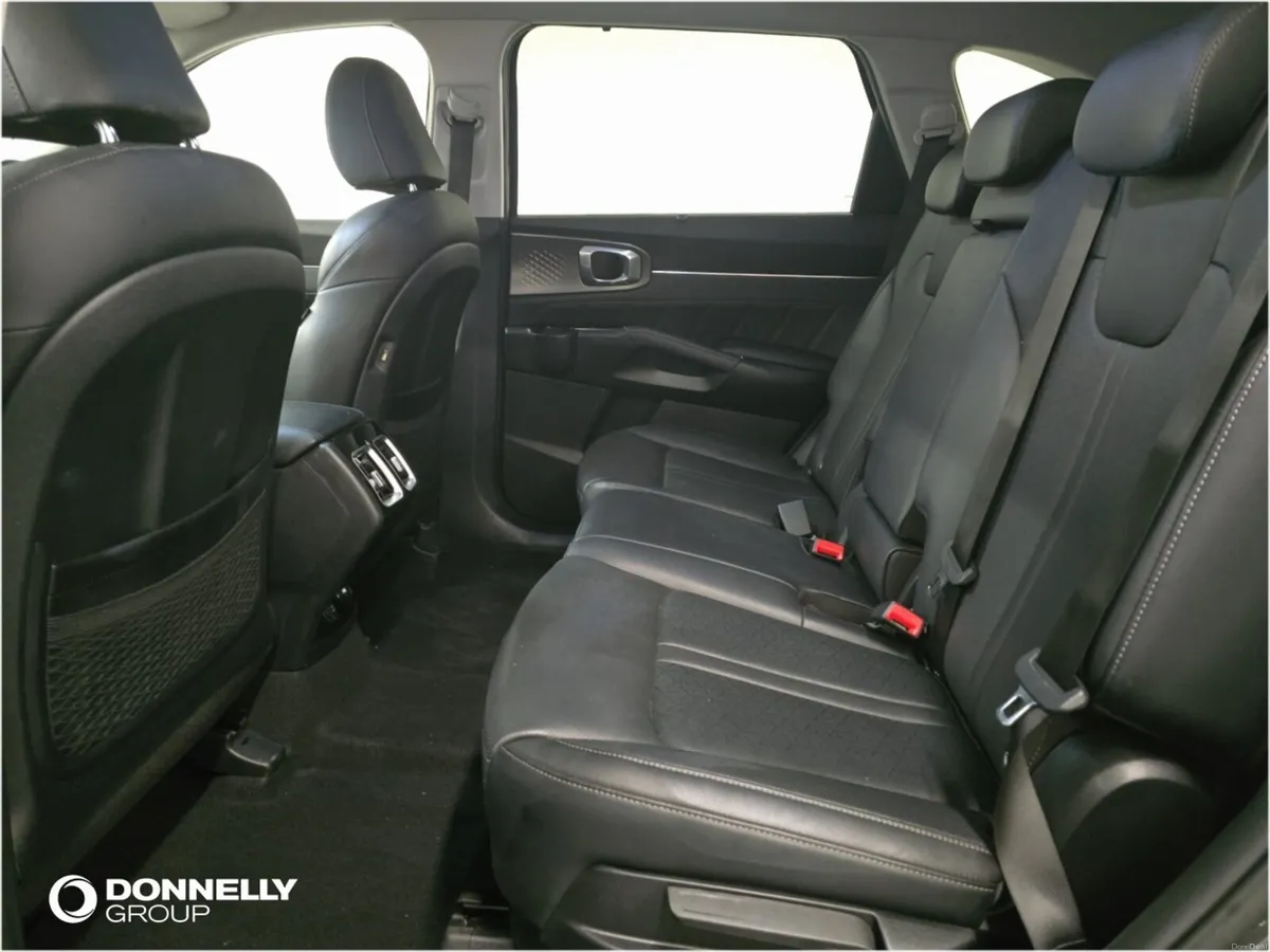 Kia Sorento Diesel Station Wagon 3 - Image 6