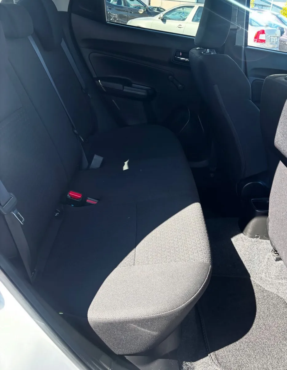 211 Suzuki Swift 1.2 Hybrid - Image 3