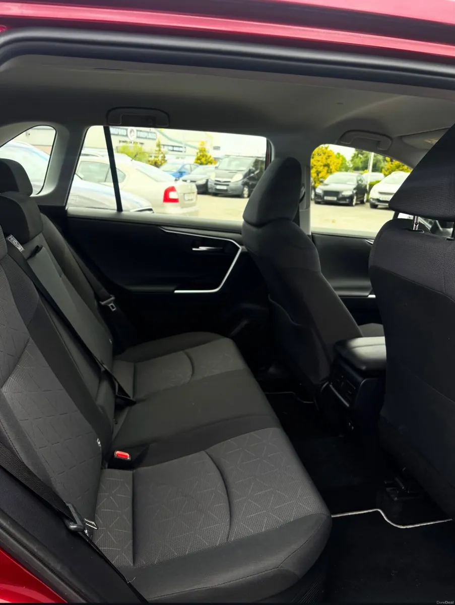 201 Toyota RAV4 Hybrid Automatic - Image 3