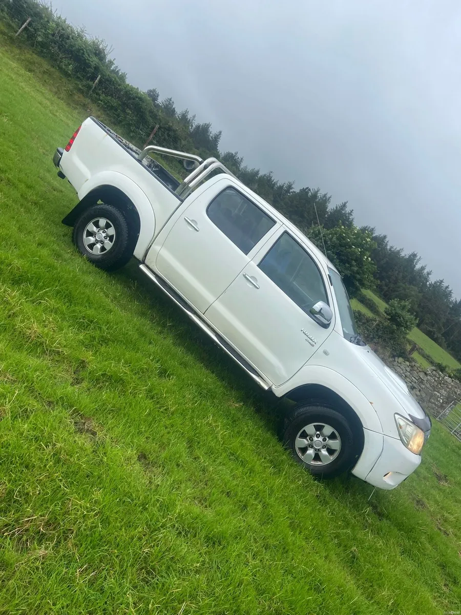 Toyota hilux - Image 2