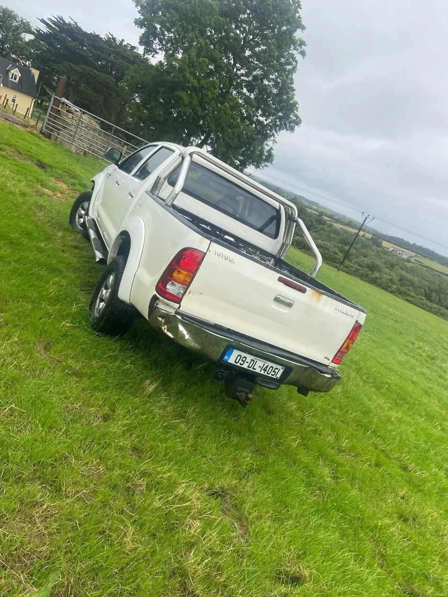 Toyota hilux - Image 3
