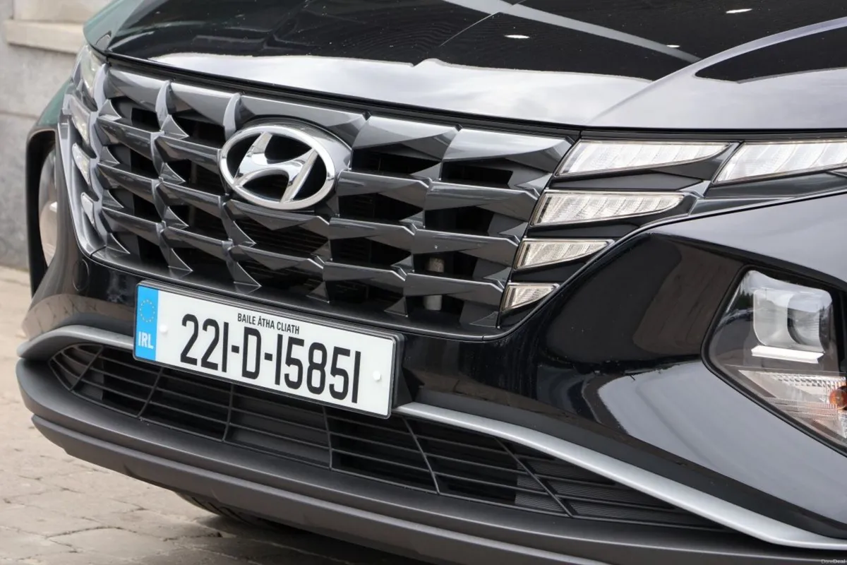 Hyundai Tucson 2WD Executive, Steps , 4.99 APR - Image 6