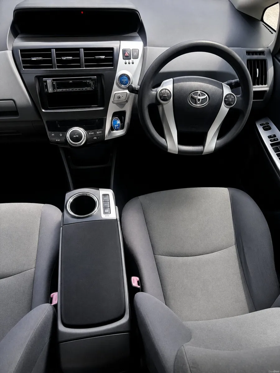 142 Toyota Prius 1.8 large 5 seater Alpha - Image 2