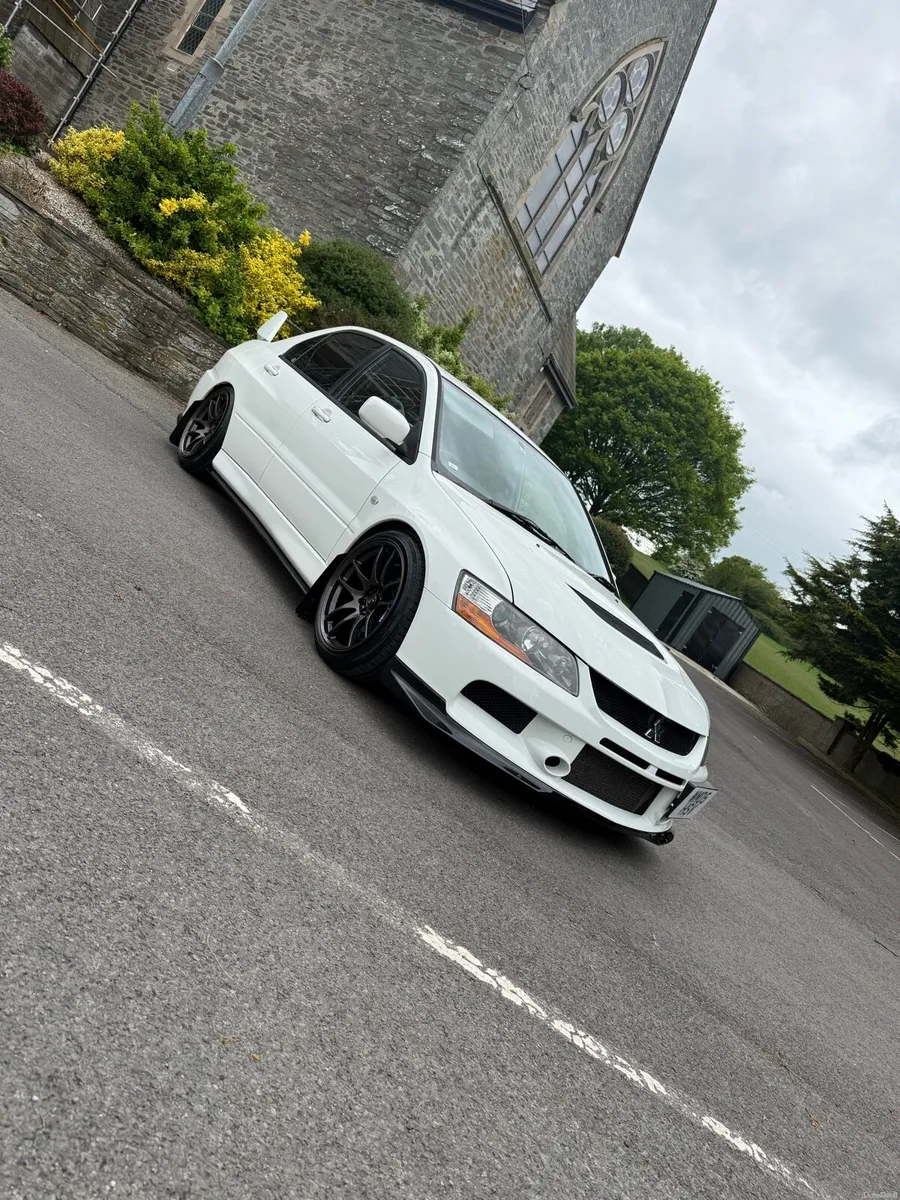 Mitsubishi evolution IX - Image 2