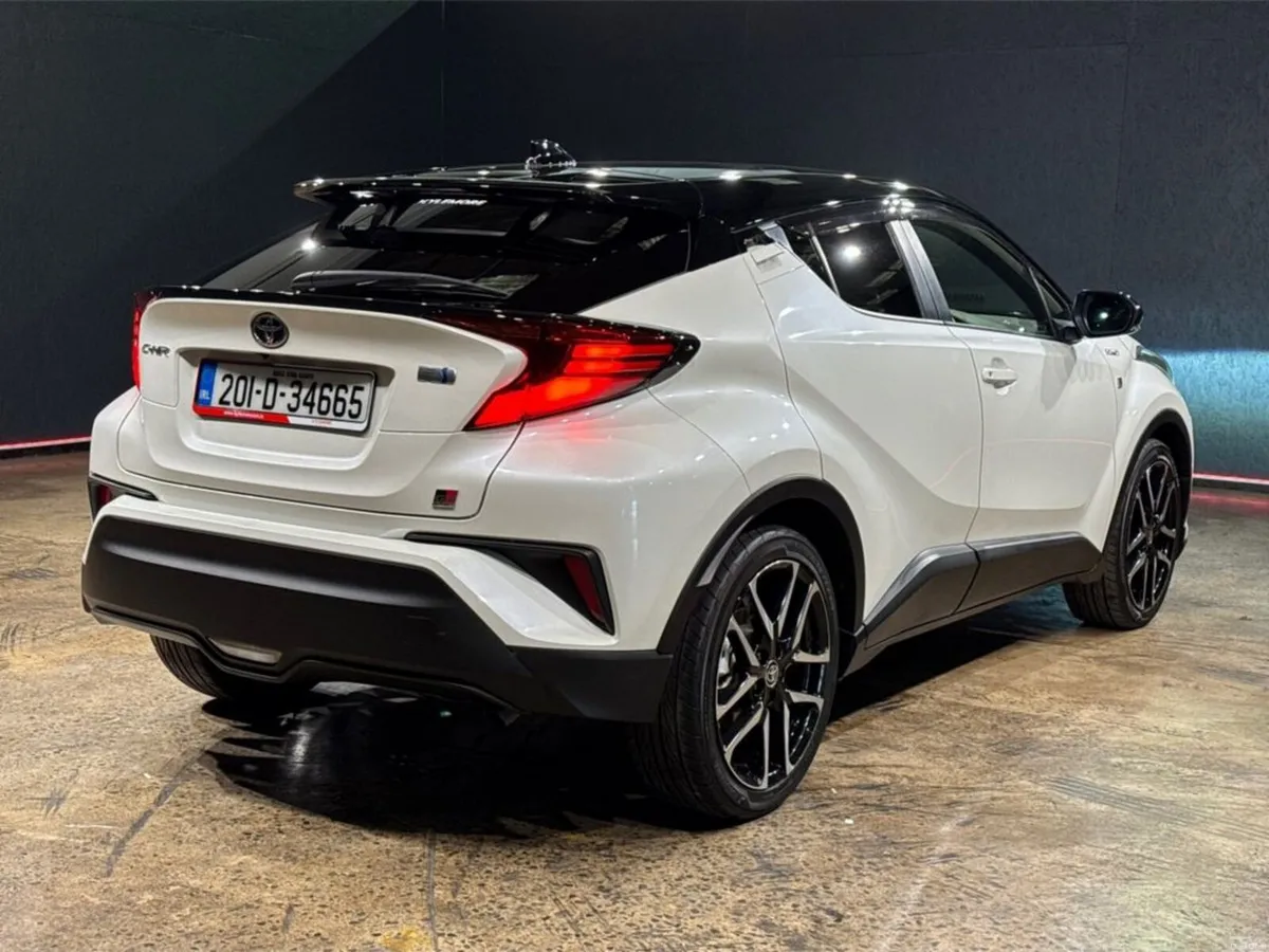 Toyota C-HR 1.8 HYBRID AUTOMATIC - GR PACKAGE - Image 4