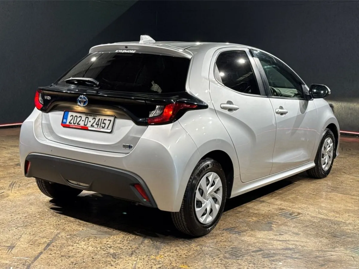 Toyota Yaris 6aa-mxph10 - Image 4