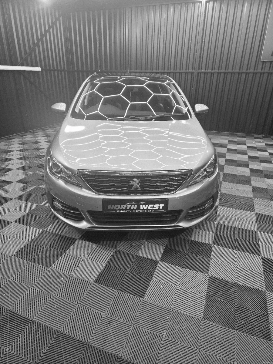 Peugeot 308 2018 - Image 2