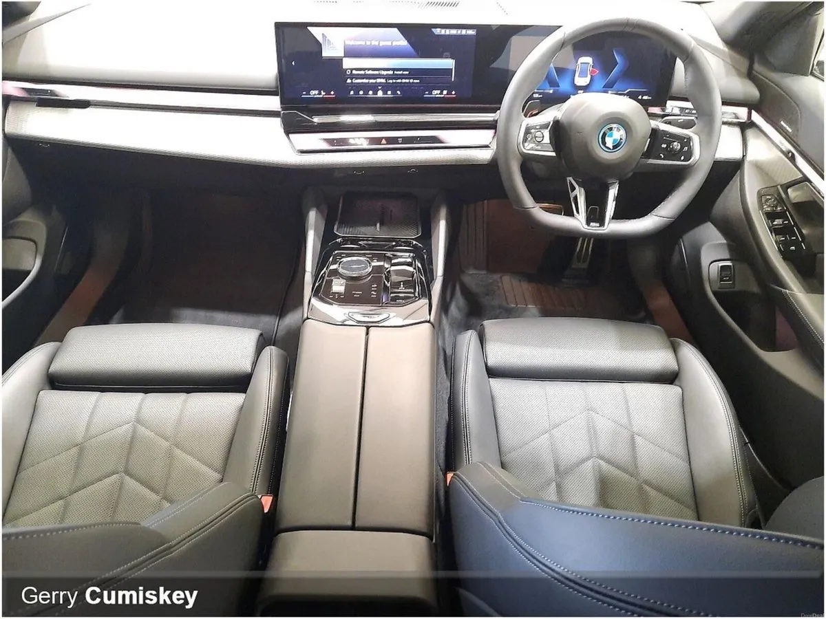 BMW i5 M Sport |  eDrive 40 |  83.9 kWh | Mineral - Image 2