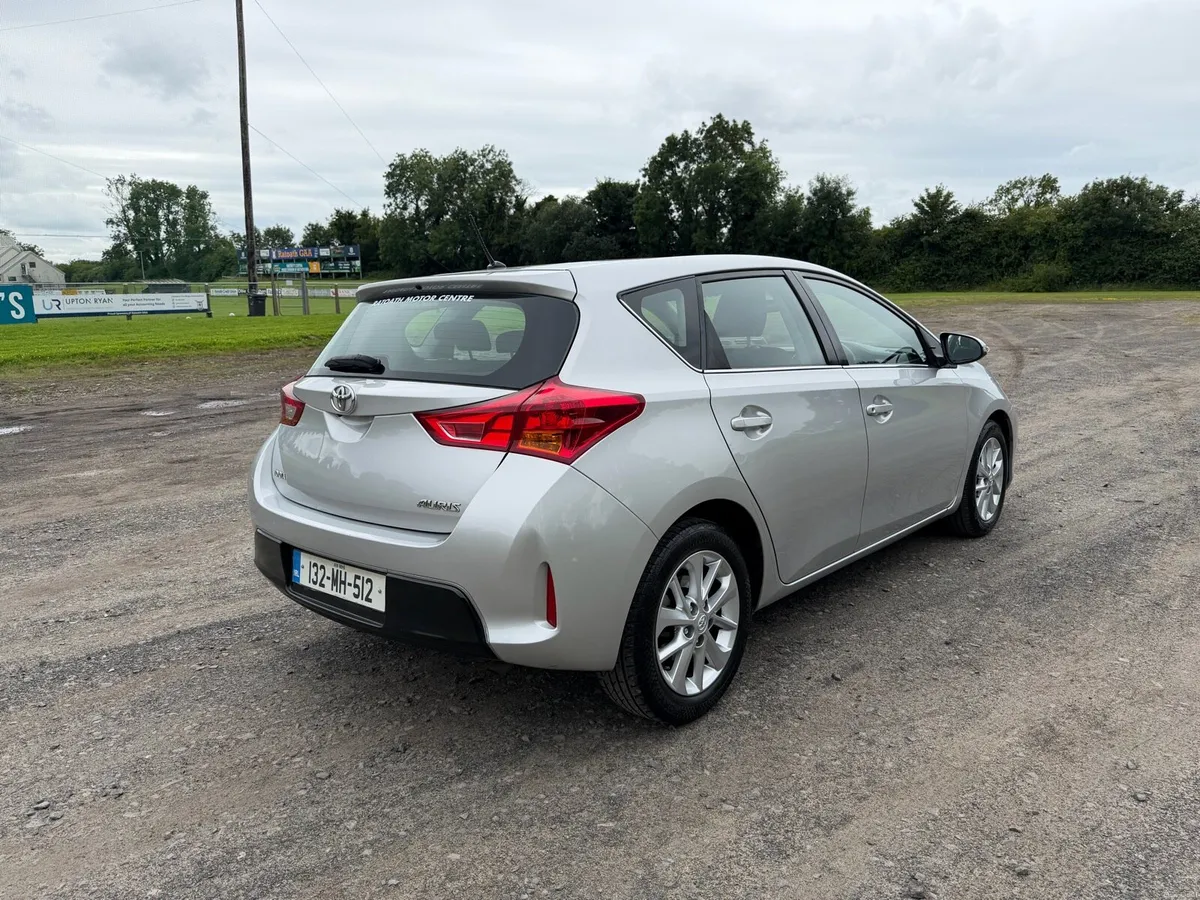 Toyota Auris 1.4 Luna LOW MILAGE - Image 3