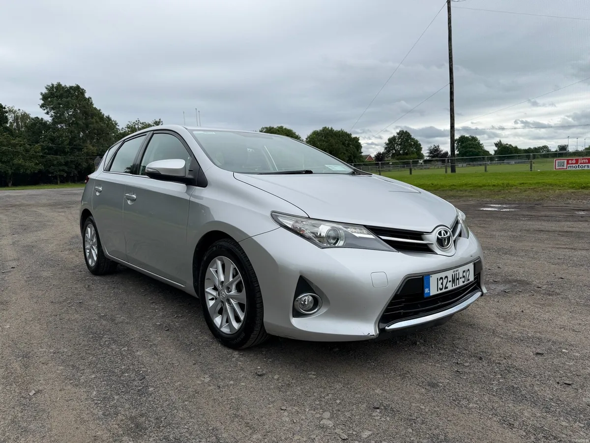 Toyota Auris 1.4 Luna LOW MILAGE - Image 1