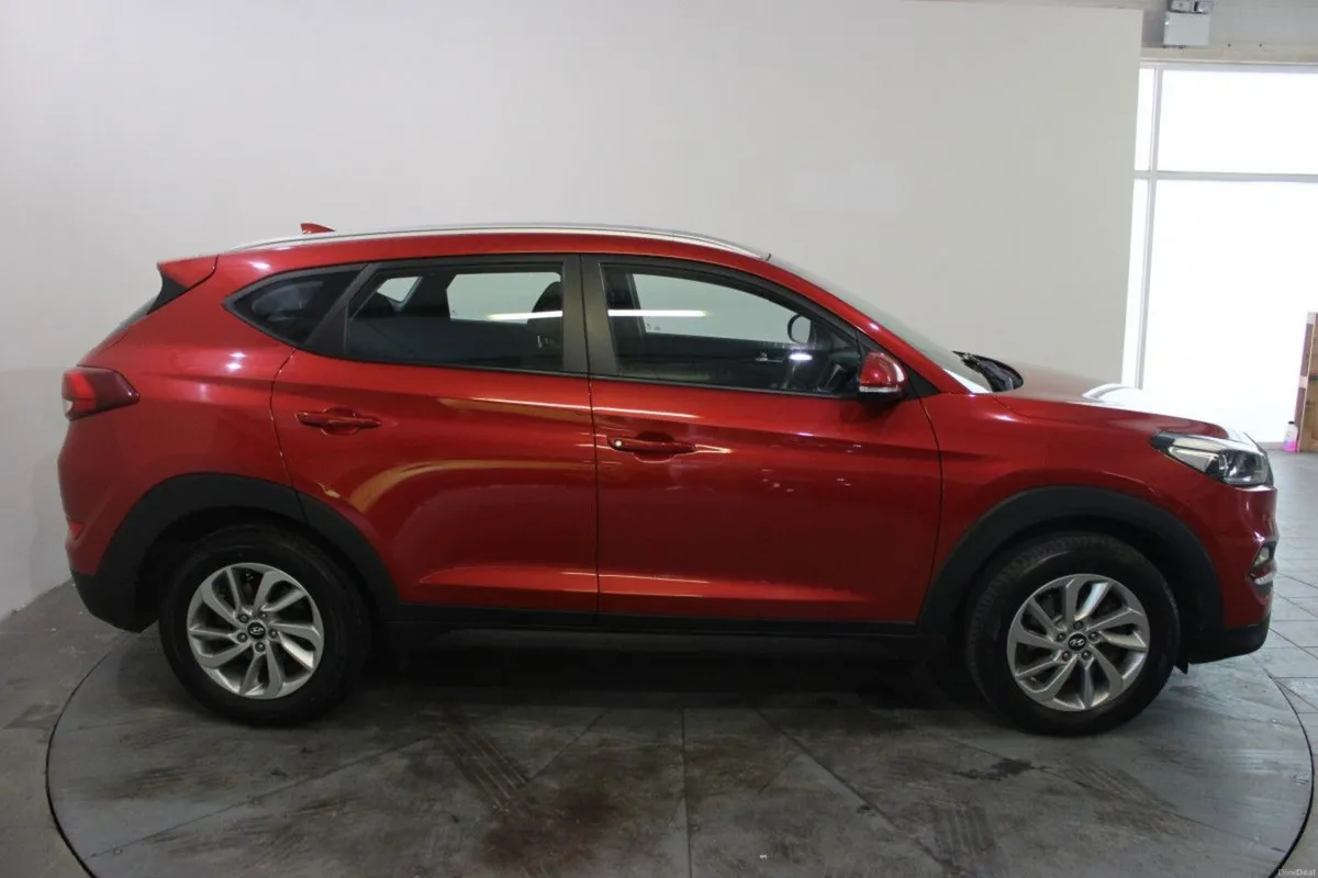 Hyundai Tucson 1.7 D SE NAV BL/DR - TENDER 44 - Image 2