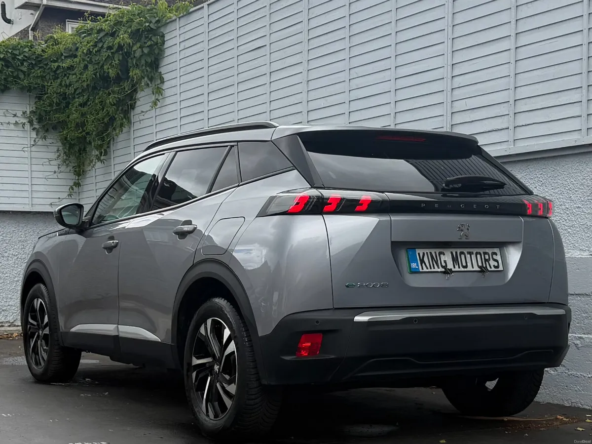 Peugeot 2008 2022 ALLURE PREMIUM EV/50 KWH /92.4% - Image 6