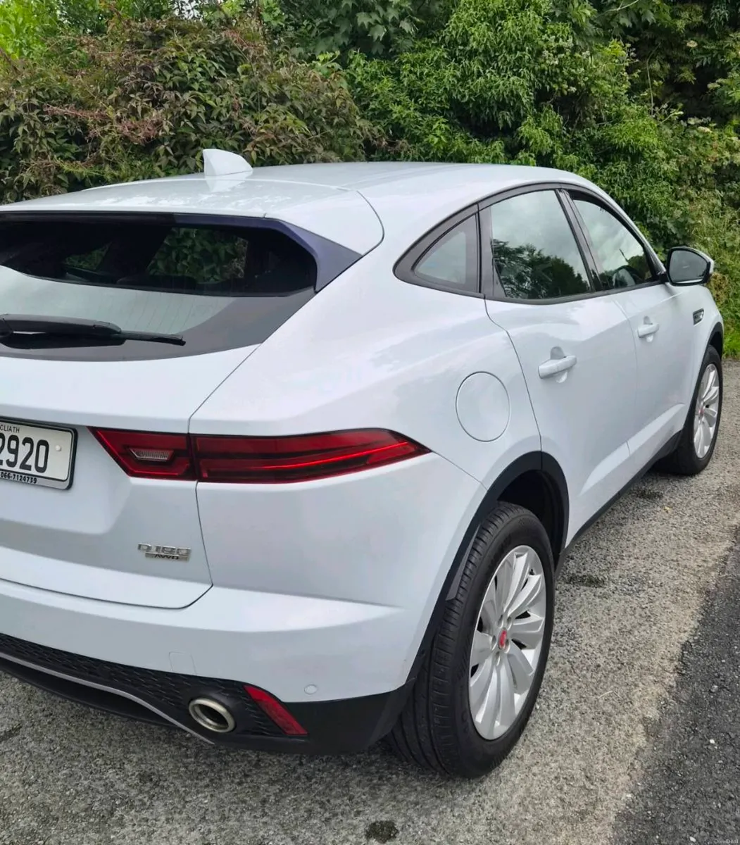 Car - Image 3