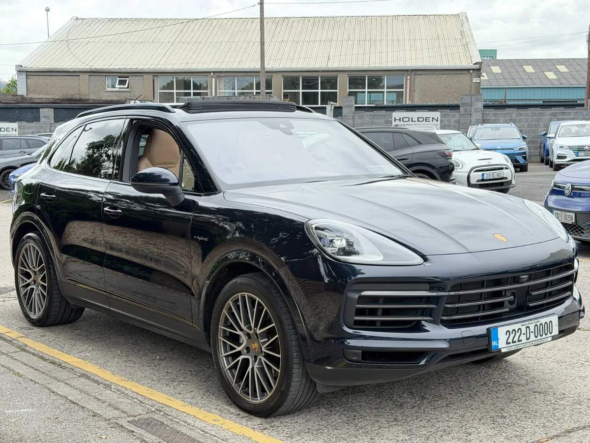 2022 Porsche Cayenne. PLATINUM EDITION. PAN ROOF. - Image 6