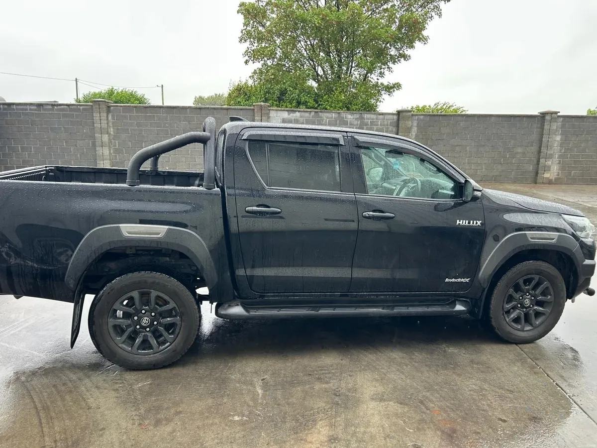 Toyota Hilux 2.8DAD Invincible X 201BHP - Image 4