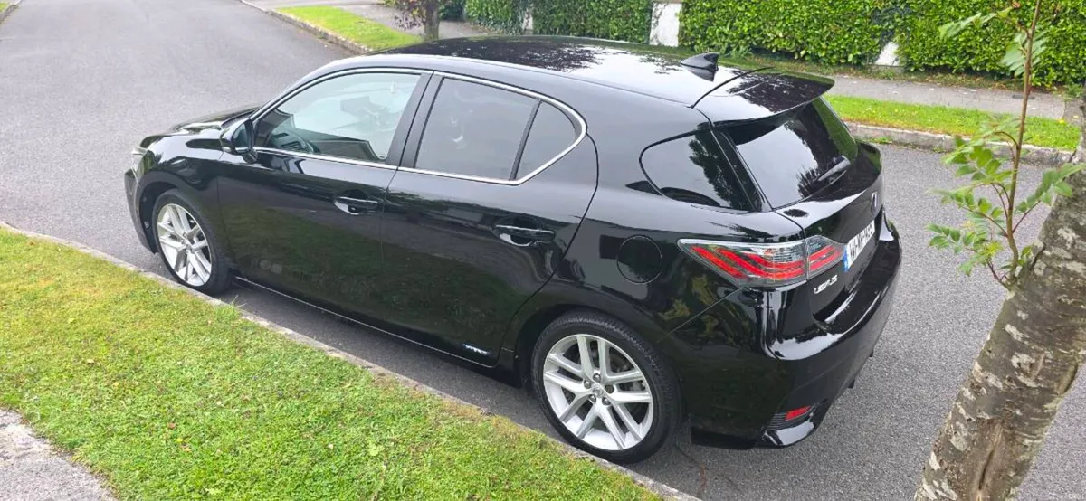 Lexus CT200H - Image 4