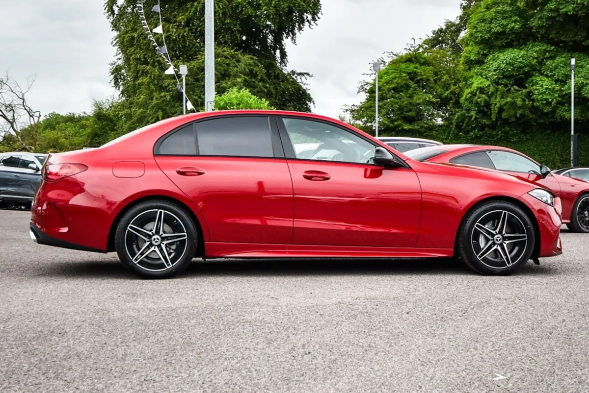 Mercedes-Benz C-Class Demo C200d AMG Night Pack - Image 3