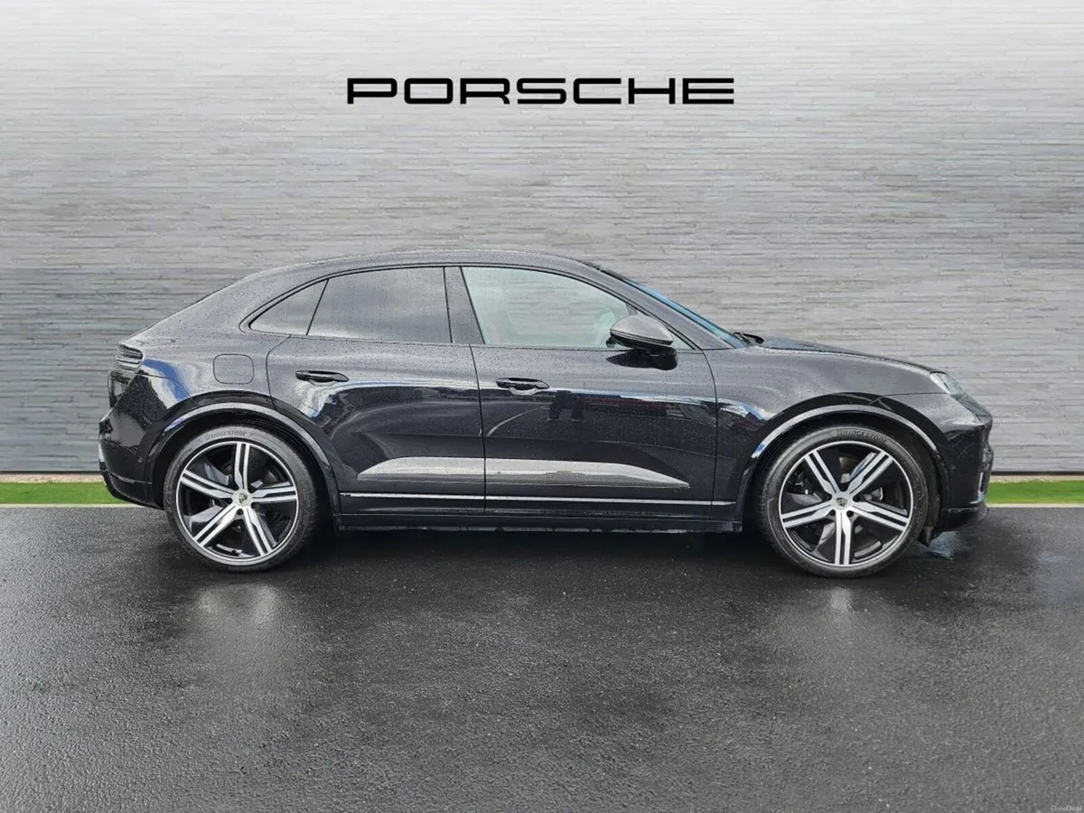 Porsche Macan Turbo Electric - Image 4