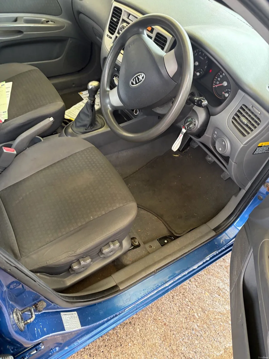 Kia Rio. 190000km.  New NCT.   03/27.  2 keys - Image 4