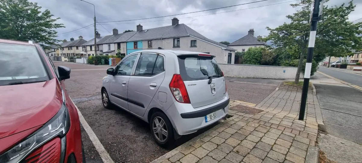 2010 Hyundai i10 Deluxe Silver Petrol 1.2L - Image 3