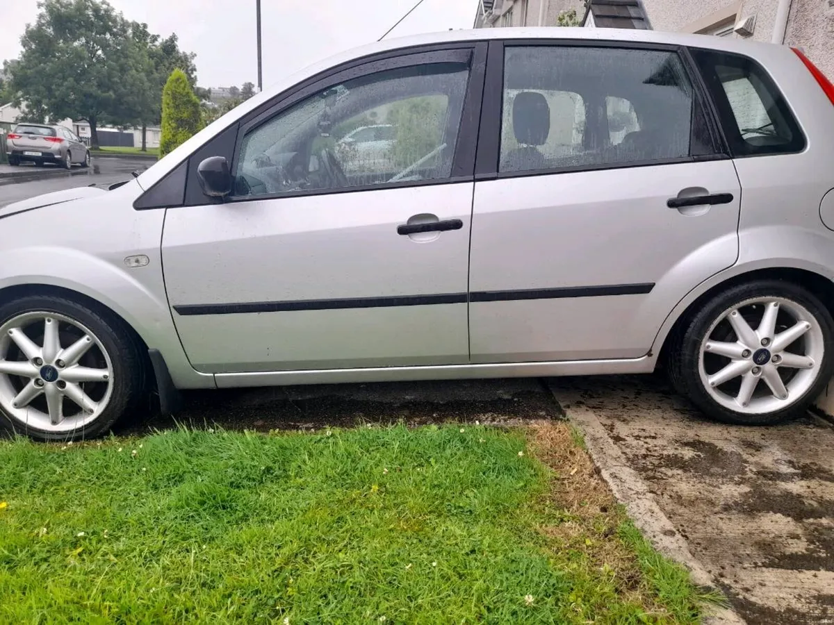 Car - Image 2
