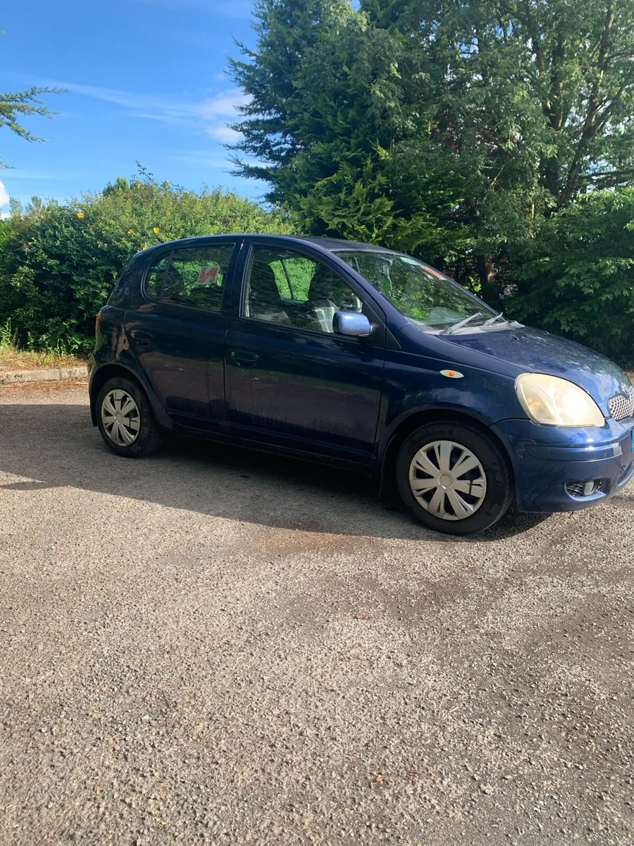 2004 Toyota Yaris - Image 2