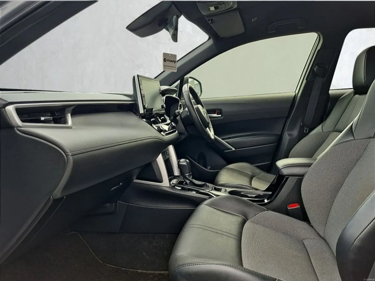 Toyota Corolla Cross ** HYBRID ** AUTO ** HUGE SPE - Image 6