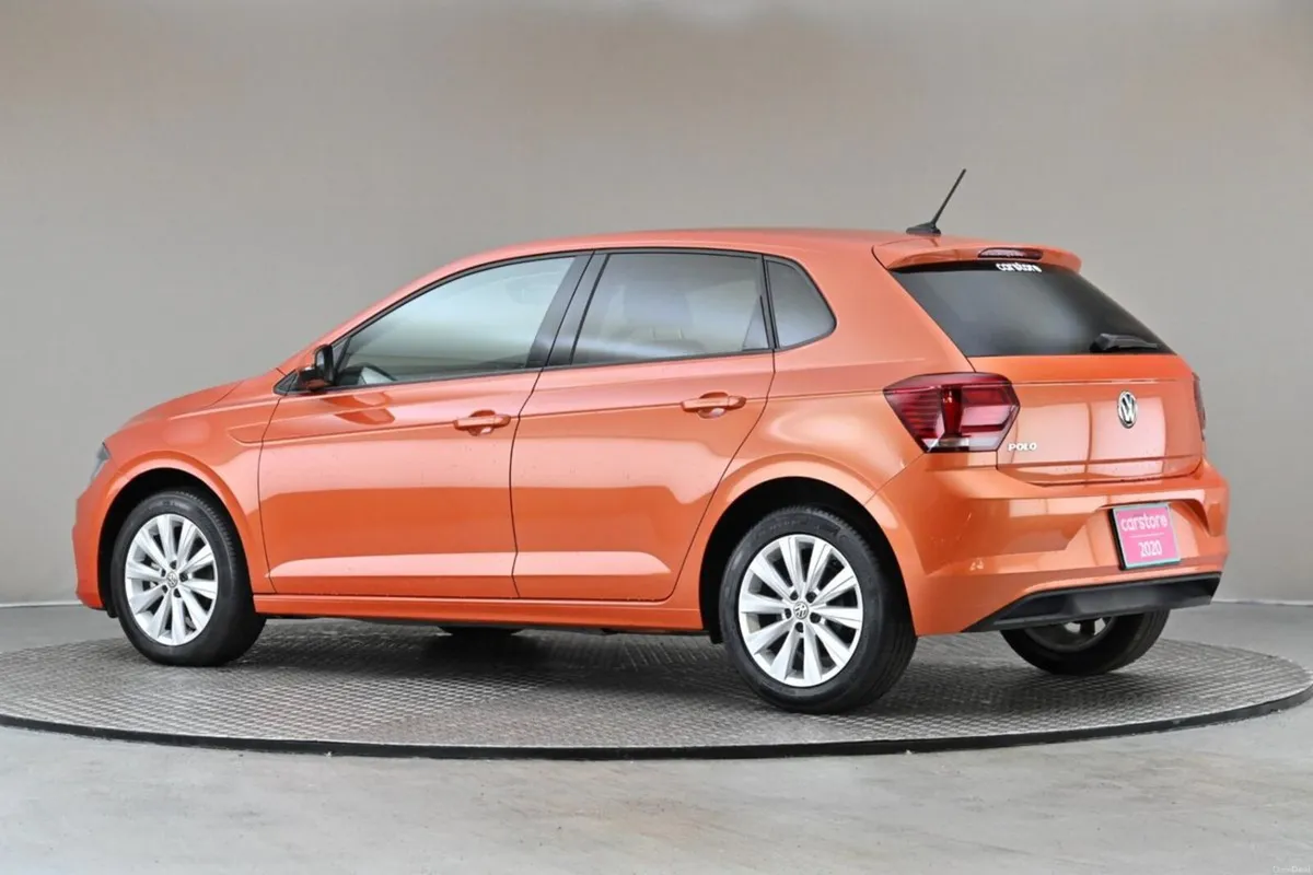 Volkswagen Polo 1.0 TSI DSG COMFORTLINE **CARPLAY* - Image 6