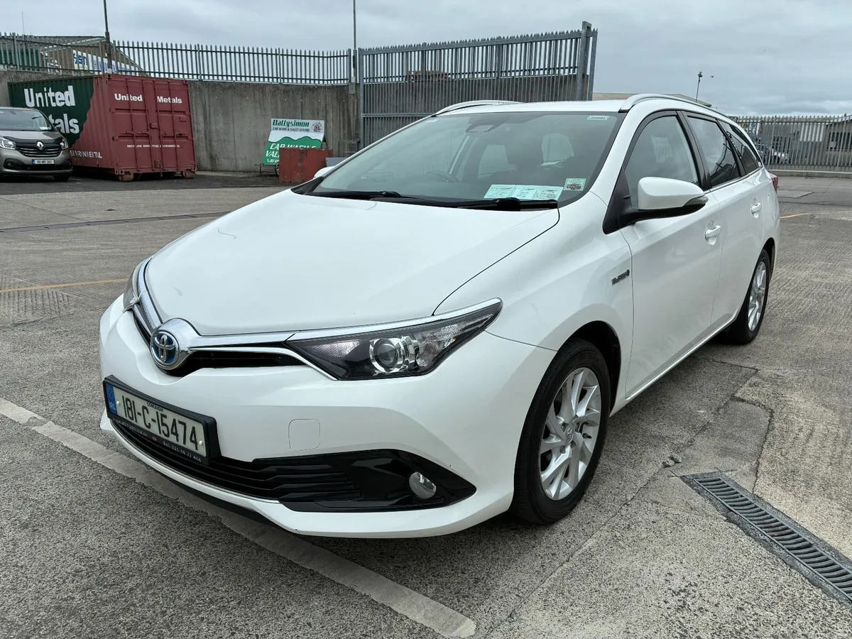 Toyota Auris 2018 1.8 AUTO HYBRID - Image 1