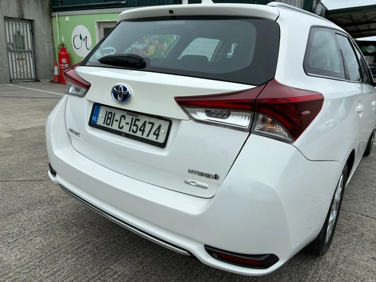 Toyota Auris 2018 1.8 AUTO HYBRID - Image 4